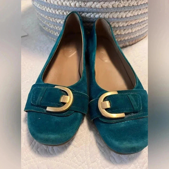 Emerald Green & Matte  Gold Loafers - Picture 3 of 9